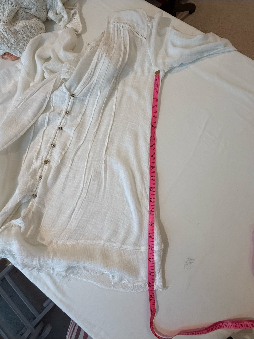 Free People White Textured Button-Front V-Neck Blouse - Picture 7 of 8
